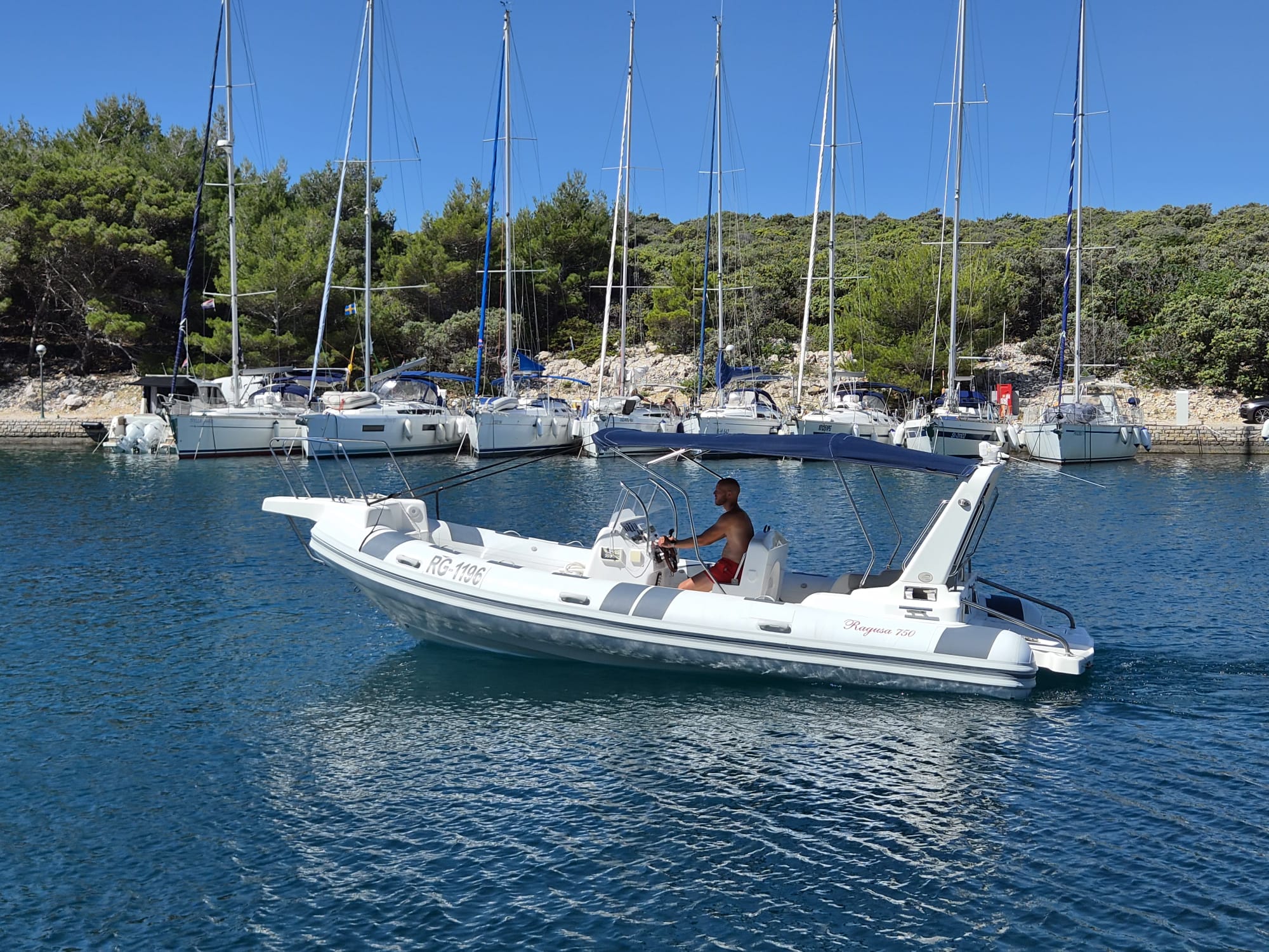 Ragusa 750 boat